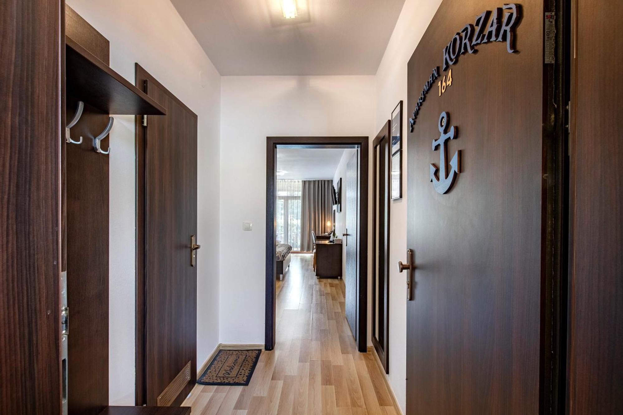 Besenova Apartman Korzar Exterior photo